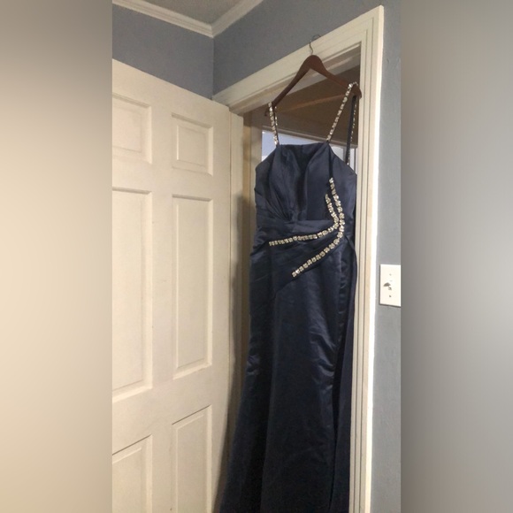 Dark Blue prom dress with stones on The front and strap with a train - Picture 1 of 1